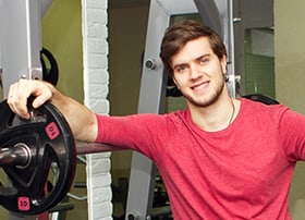 Profilfoto von mir im Fitnessstudio.